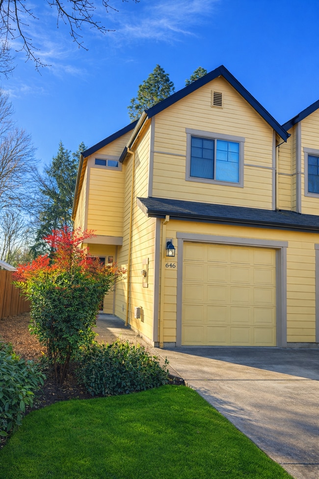 property at 646 SW Taft St