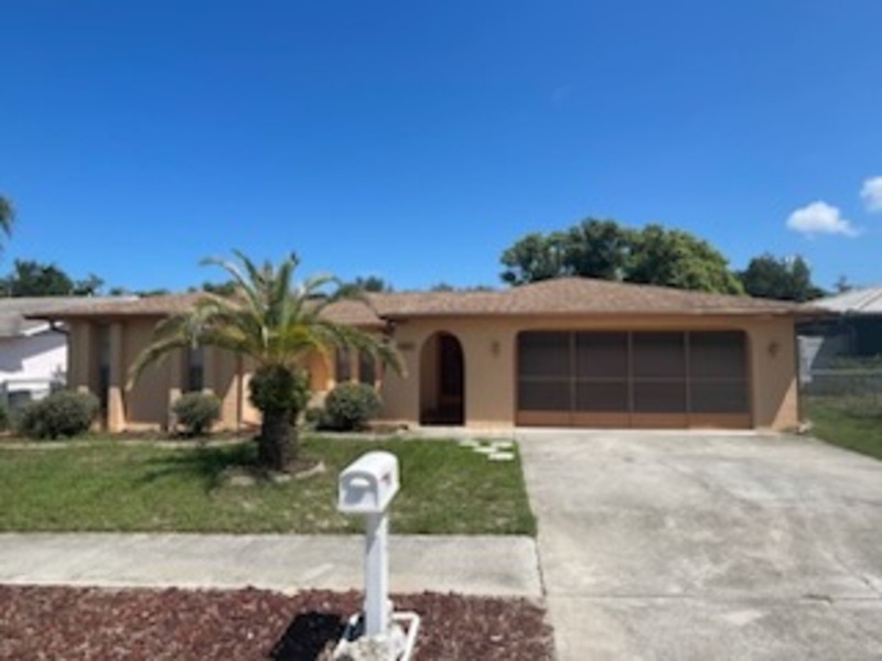 8625 Briar Patch Dr in Port Richey, FL - Building Photo