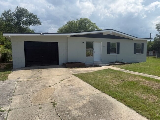 property at 877 Horizon St