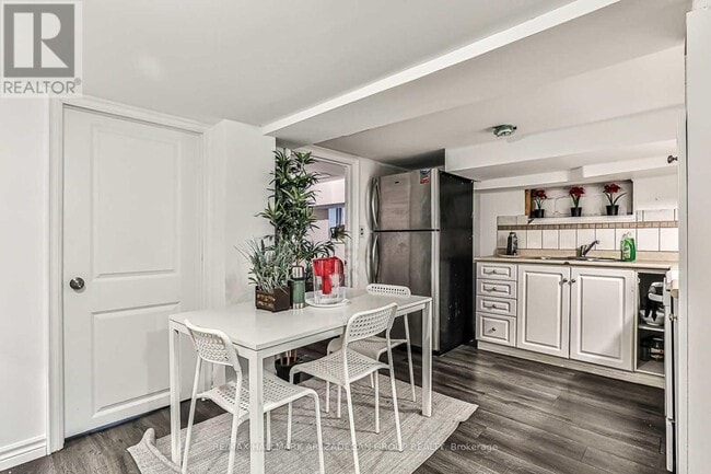 75 Fairfield Ave in Toronto, ON - Building Photo - Building Photo