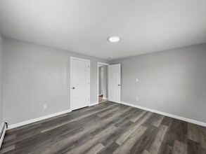 19 Grove St, Unit 8 in Methuen, MA - Building Photo - Building Photo