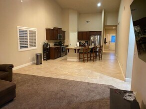 1830 W Humboldt Dr in Hanford, CA - Building Photo - Building Photo