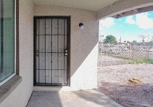 6742 W Palmaire Ave in Glendale, AZ - Building Photo - Building Photo