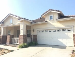 5513 Goldseive Dr in Riverbank, CA - Building Photo - Building Photo