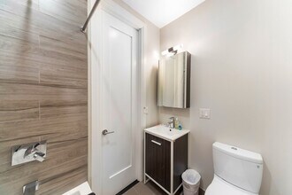 1118 1st Ave in New York, NY - Building Photo - Building Photo