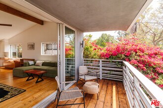 1423 Elevado St in Los Angeles, CA - Building Photo - Building Photo