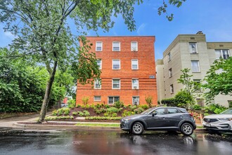 1620 C Street Apartments in Washington, DC - Building Photo - Building Photo