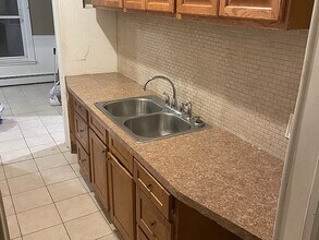 8 Bagley St in Pawtucket, RI - Foto de edificio - Building Photo