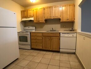 71 Gardner St, Unit 84-2B in Boston, MA - Foto de edificio - Building Photo