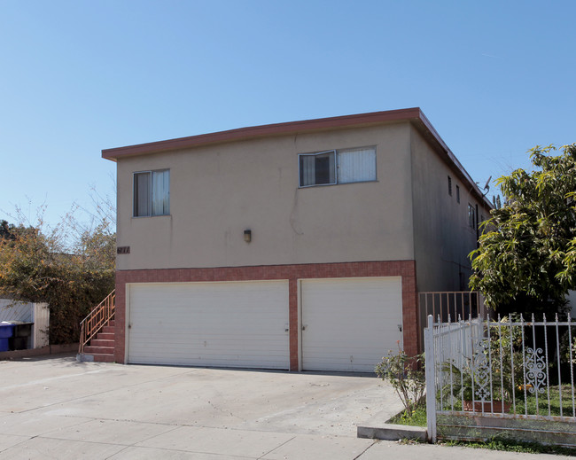 6711 Plaska Ave in Huntington Park, CA - Building Photo - Building Photo