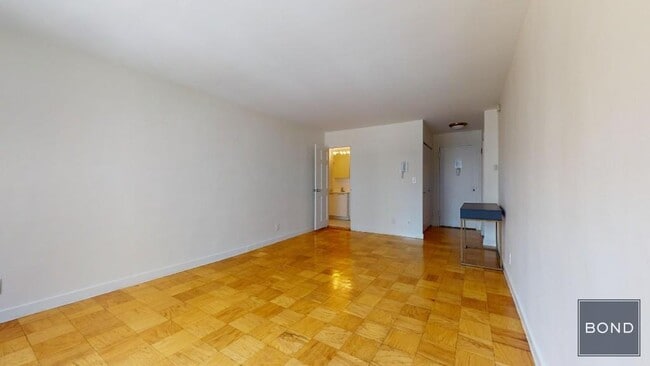 236 E 36th St in New York, NY - Building Photo - Building Photo