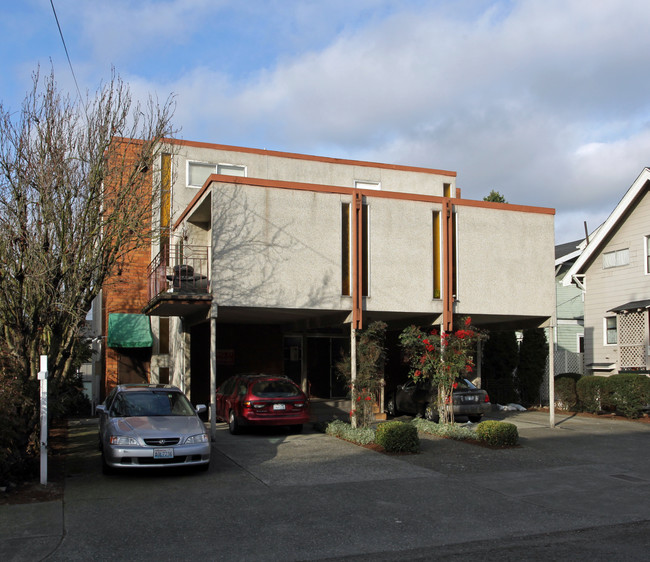 2037 Franklin Ave E in Seattle, WA - Building Photo - Building Photo