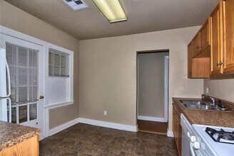 903 N Columbia Pl in Tulsa, OK - Building Photo - Building Photo