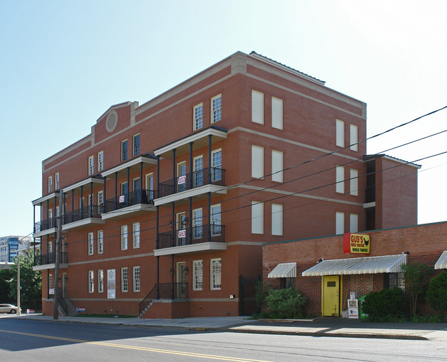 300 Front St in Memphis, TN - Building Photo - Building Photo