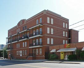 River Crest Condominiums in Memphis, TN - Building Photo - Building Photo