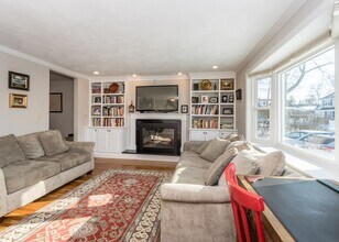 29 Dobbins St in Waltham, MA - Building Photo - Building Photo