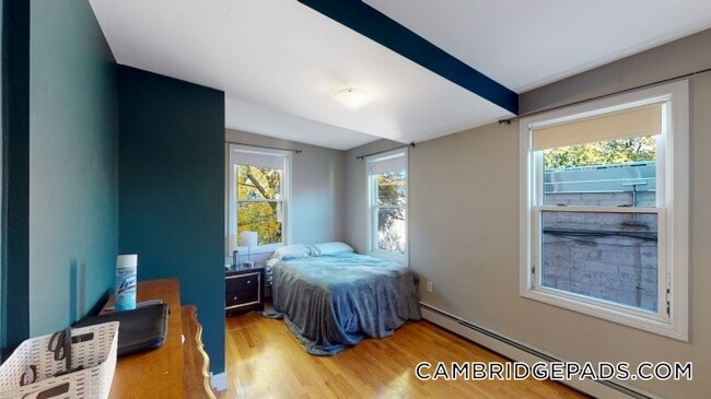 173 Rindge Ave, Unit 1R in Cambridge, MA - Building Photo - Building Photo