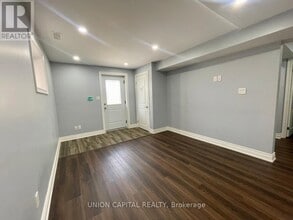 58 Clamerten Rd in Whitchurch-Stouffville, ON - Building Photo - Building Photo