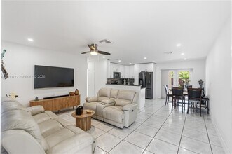 630 NE 23rd Ct in Pompano Beach, FL - Building Photo - Building Photo