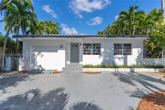2221 SW 13th St in Miami, FL - Building Photo - Building Photo