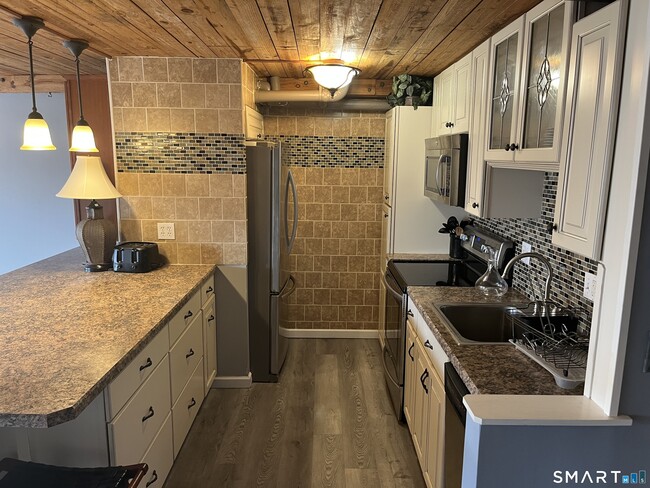 68 Thermos Ave in Norwich, CT - Building Photo - Building Photo