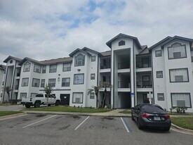 4105 Tropical Isle Blvd, Unit 223 in Kissimmee, FL - Building Photo