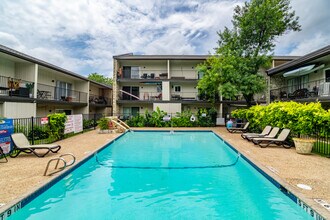 500 E Riverside Dr, Unit 256 in Austin, TX - Building Photo - Building Photo