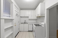 444 W Arlington Pl, Unit #1 in Chicago, IL - Foto de edificio - Building Photo