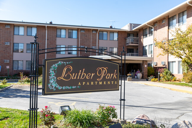 Luther Park Apartments photo'