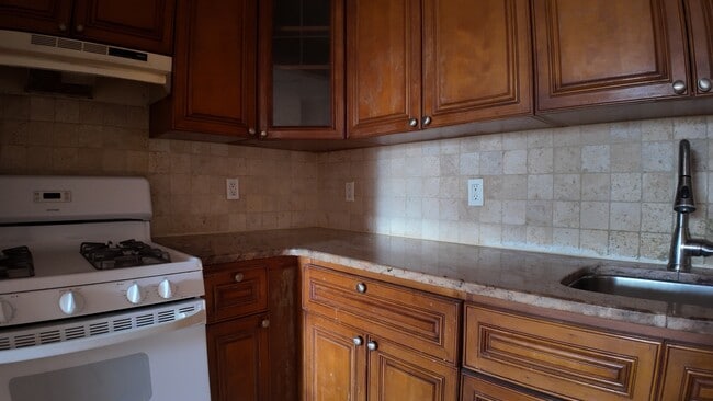 1284 Arnow Ave, Unit 1 in Bronx, NY - Building Photo - Building Photo