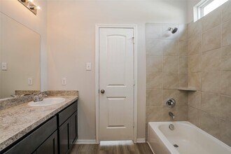 23674 Goodfellow Dr in Spring, TX - Foto de edificio - Building Photo