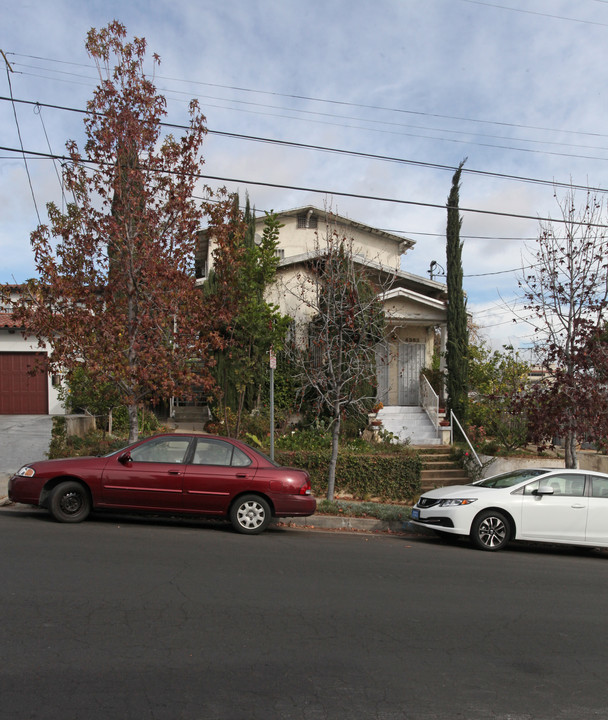 4363 Clayton Ave in Los Angeles, CA - Building Photo