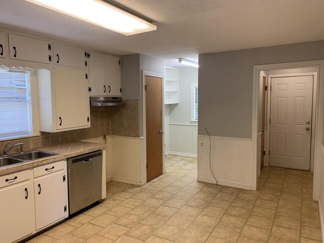 property at 1292 Farm to Market Rd 557