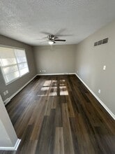 218 SW 19th St in Oak Grove, MO - Building Photo - Building Photo