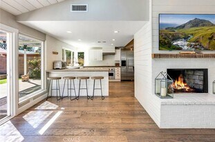 10122 Viking Ave in Los Angeles, CA - Building Photo