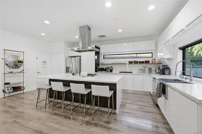 5487 Blanco Way in Culver City, CA - Building Photo - Building Photo