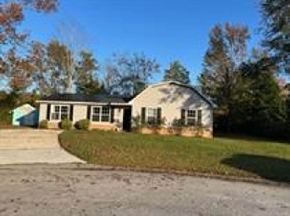 108 Mimosa Cir in Jacksonville, NC - Building Photo