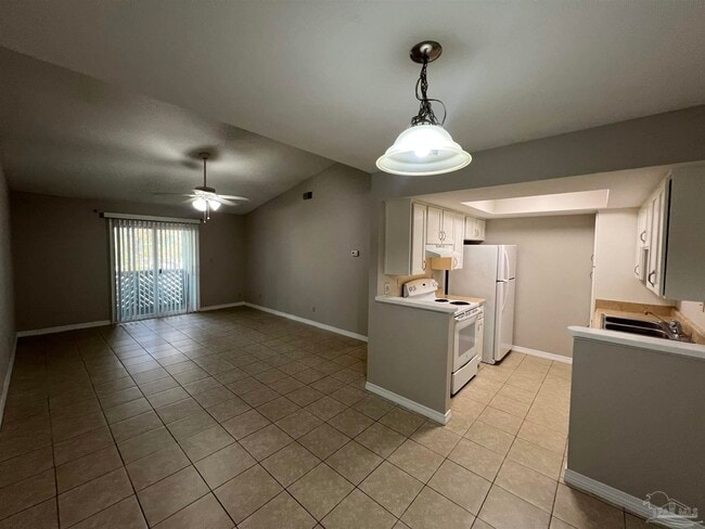 9485 Sunnehanna Blvd in Pensacola, FL - Building Photo - Building Photo