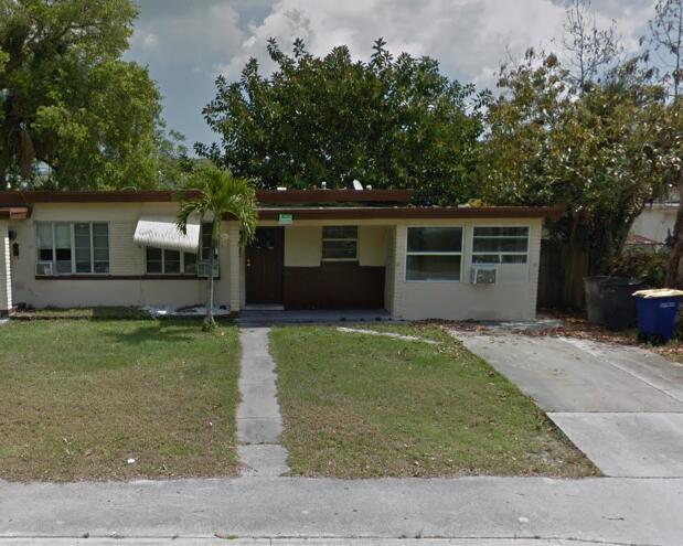 618 S 6th St in Fort Pierce, FL - Foto de edificio