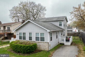 829 Shore Dr in Edgewater, MD - Building Photo - Building Photo