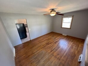 5801 S 50th St in Omaha, NE - Building Photo - Building Photo