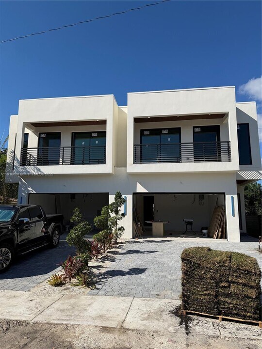 1321 NE 13th Ave in Fort Lauderdale, FL - Building Photo