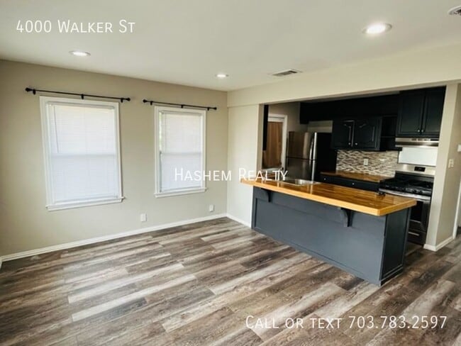 4000 Walker St in Dallas, TX - Building Photo - Building Photo