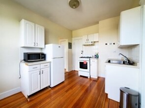305 Harvard St, Unit 43 in Cambridge, MA - Foto de edificio - Building Photo
