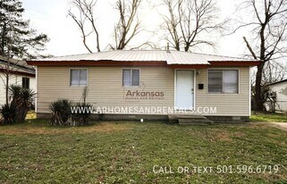 900 Greendale Dr in North Little Rock, AR - Building Photo