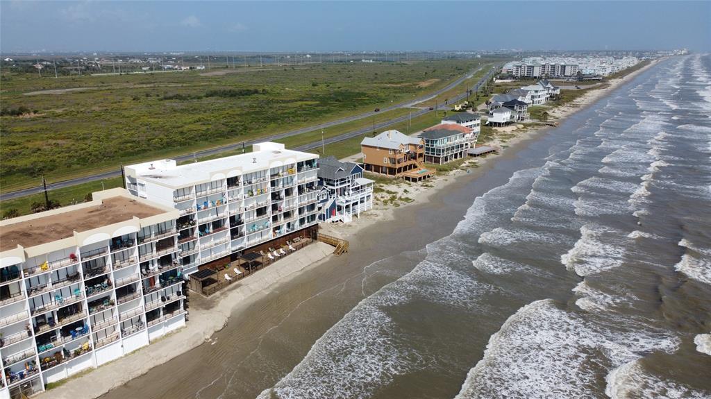 11945 Termini-San Luis Pass Rd in Galveston, TX - Foto de edificio