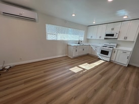 249 E Graham Ave in Lake Elsinore, CA - Building Photo