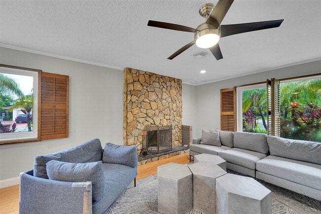 property at 1518 N Yale Dr