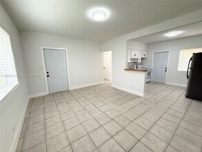 2213 Madison St in Hollywood, FL - Building Photo - Building Photo