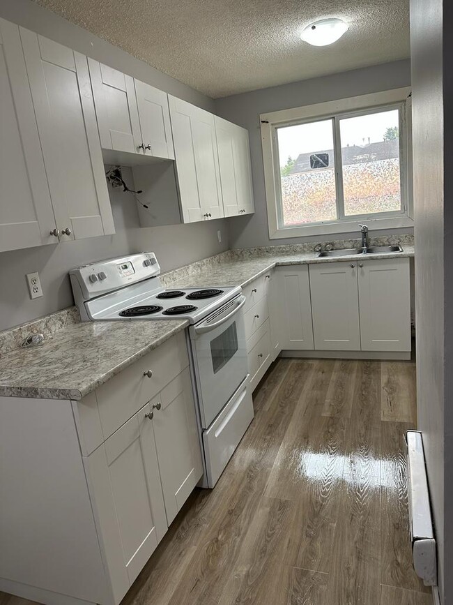 property at 2225 Oak St